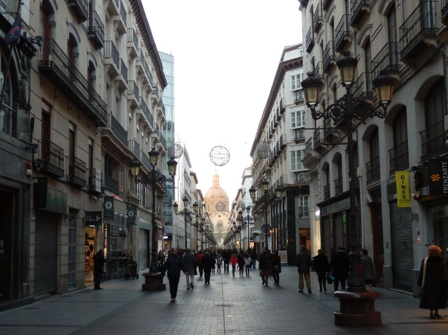 Edificio histórico en la calle de Alfonso I de Zaragoza