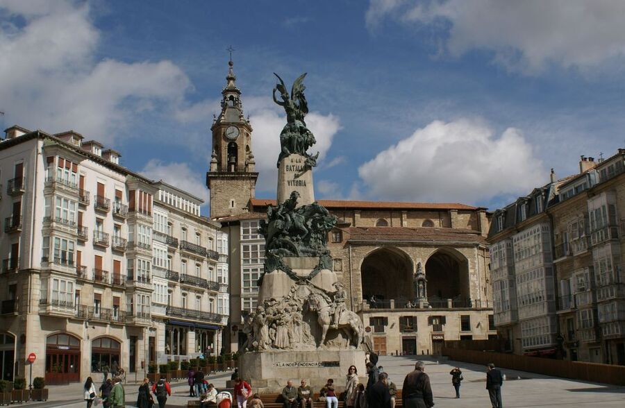 Plaza de la Virgen Blanca en Vitoria-Gasteiz