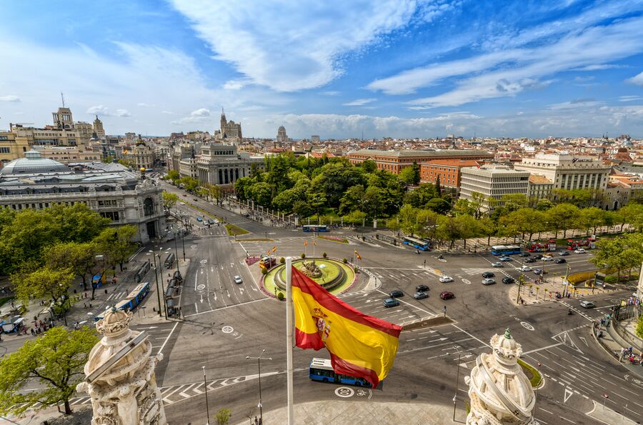 Plaza de Cibeles en Madrid, en el cruce con la calle de Alcalá