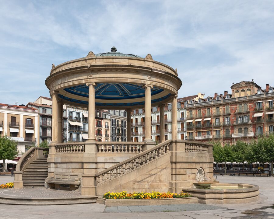 Kiosco de la plaza del Castillo de Pamplona
