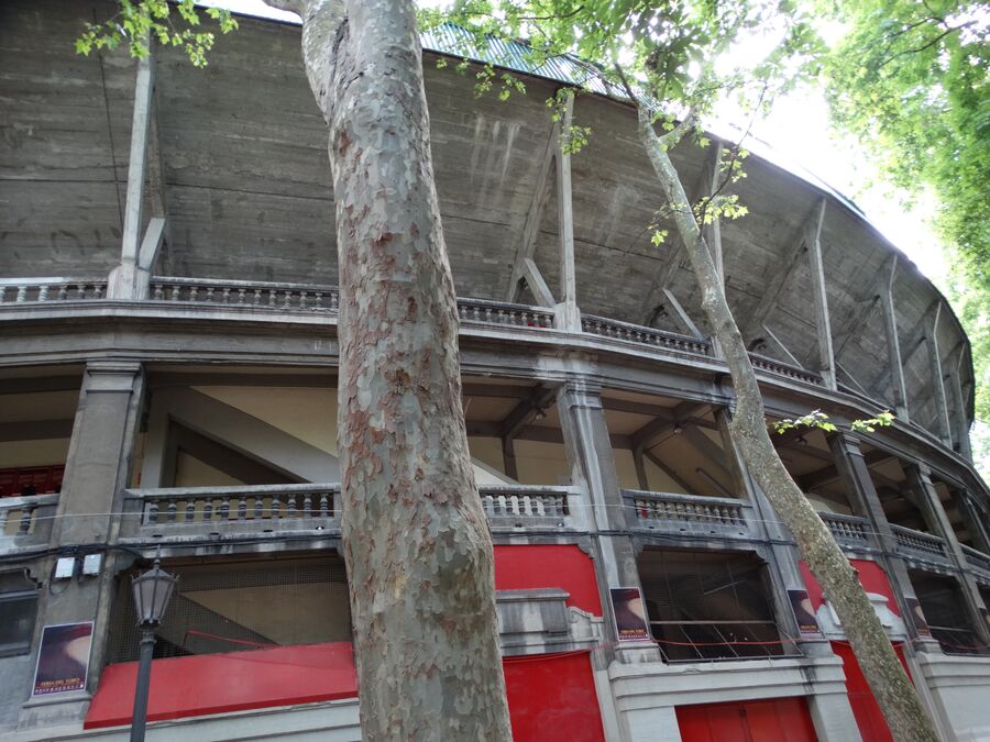 Exterior de la plaza de toros de Pamplona