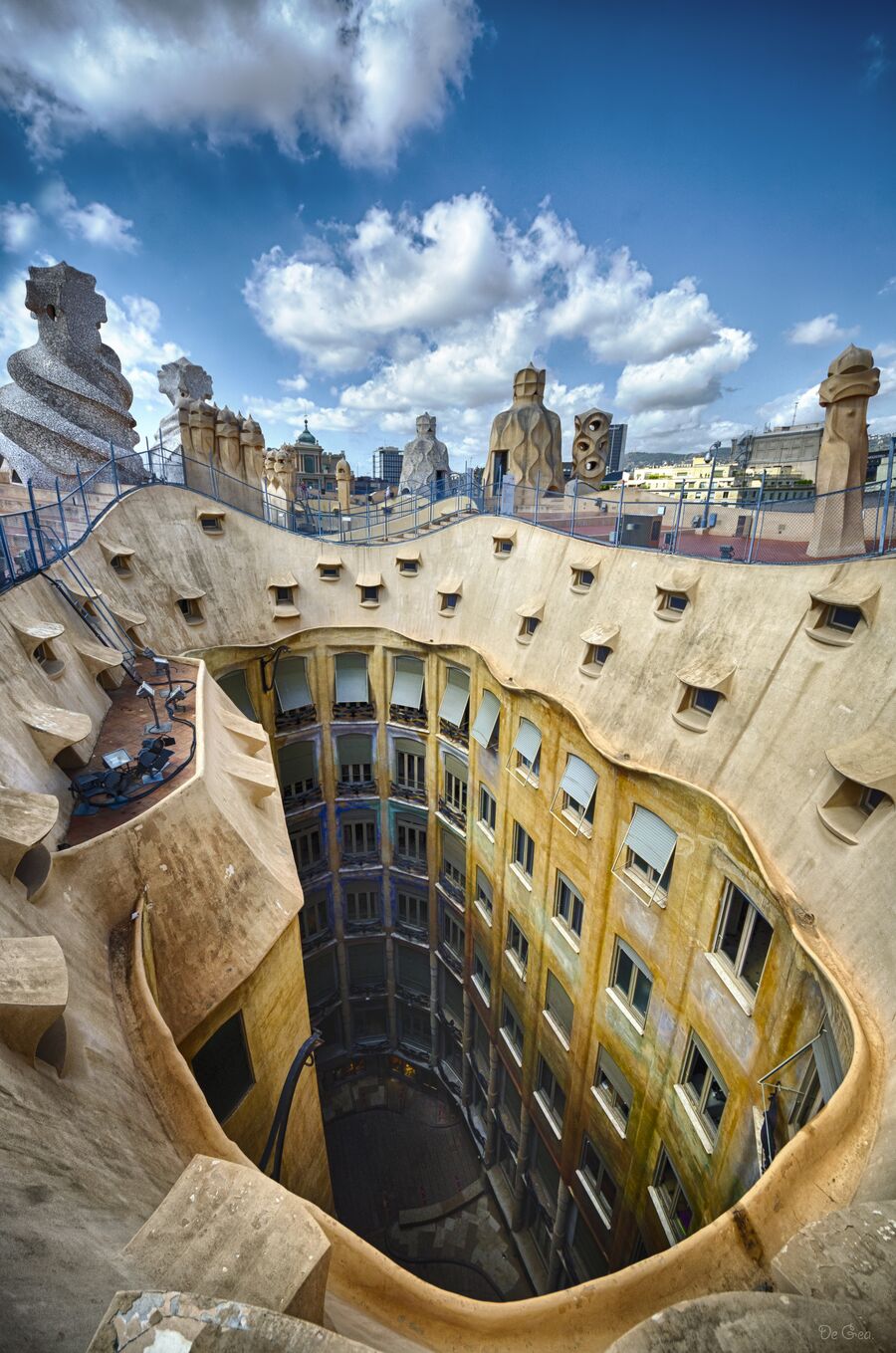 Casa Milà, La Pedrera, en el paseo de Gracia