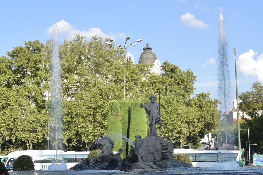Fuente de Neptuno en la plaza de Cánovas del Castillo, en el paseo del Prado